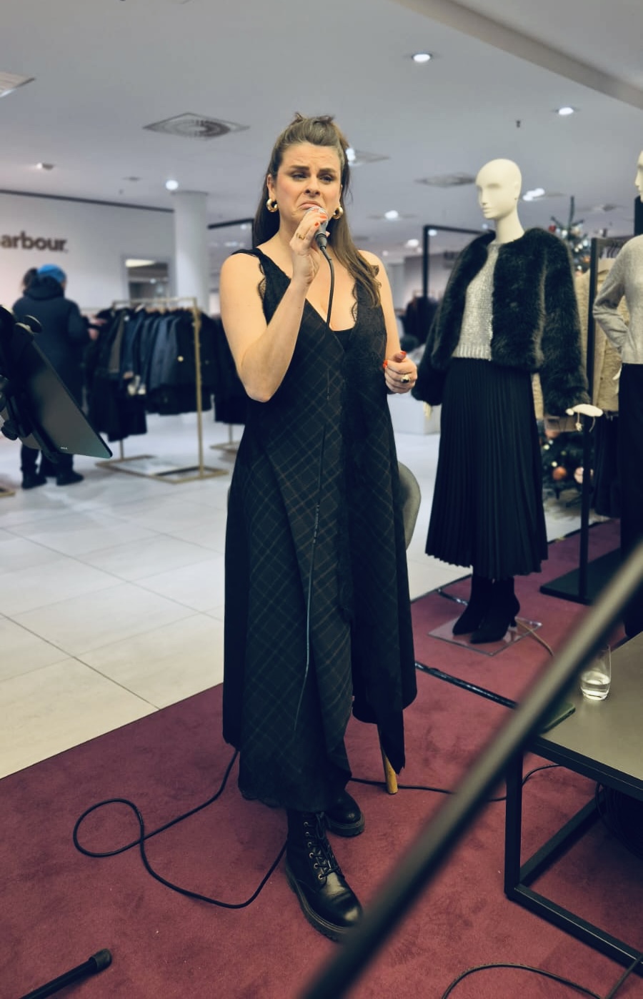 Stephanie Kruse live am Mikrofon